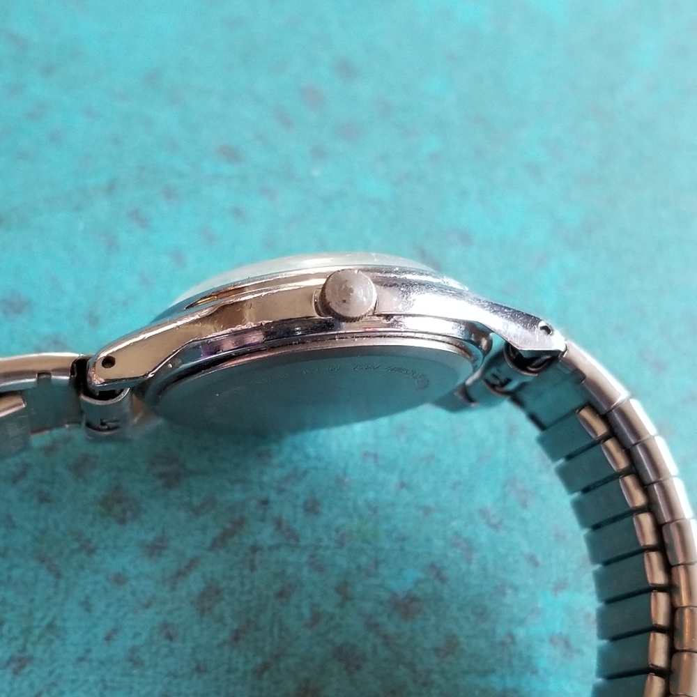 Vintage Mickey Mouse wristwatch Lorus Disney ladies silver tone quartz - Picture 10 of 15